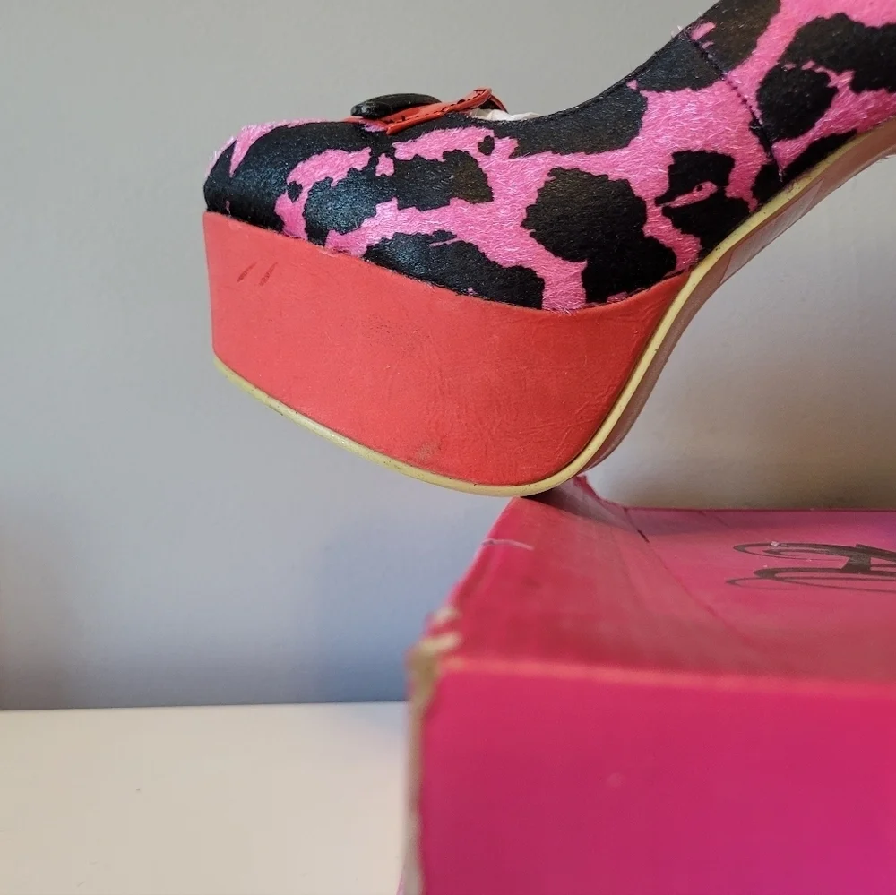 Abbey Dawn Feel The Love Platform Heels, BNIB with flaws, Size 7